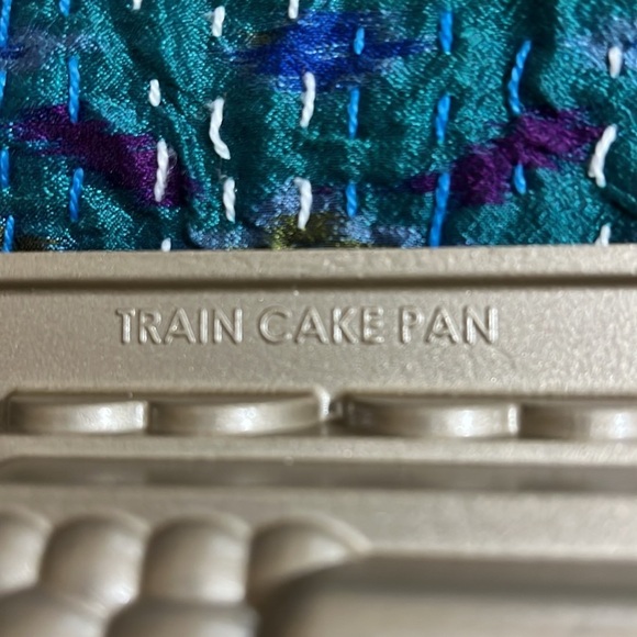 NORDIC WARE train cake pan.  Excellent preowned condition. - Picture 4 of 6